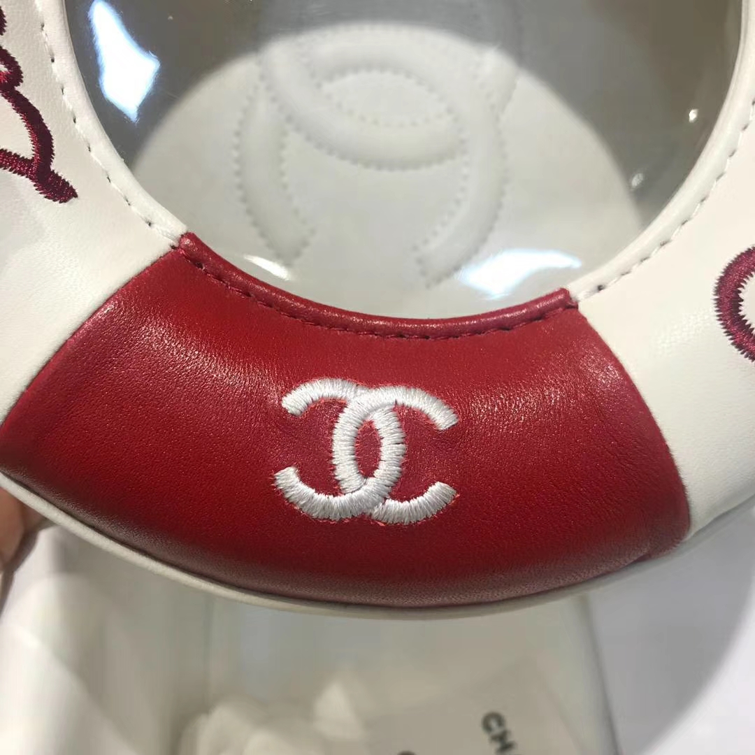 Chanel 早春度假系列 救生圈 小羊皮 拼色刺绣 17.5×6×17.5cm