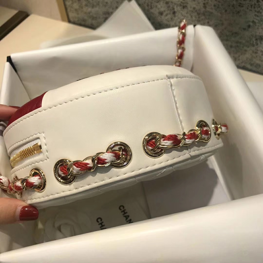 Chanel 早春度假系列 救生圈 小羊皮 拼色刺绣 17.5×6×17.5cm