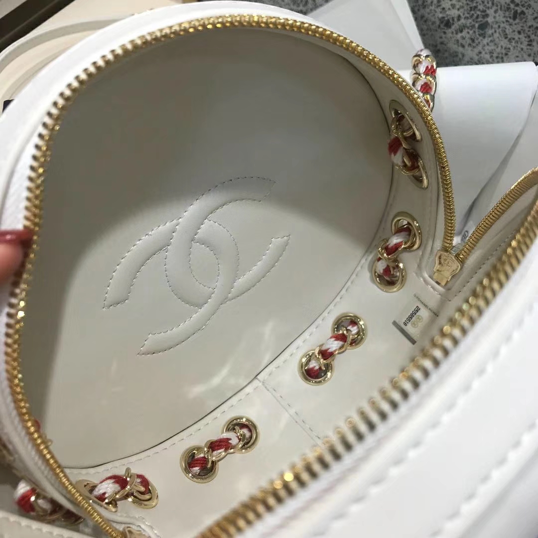 Chanel 早春度假系列 救生圈 小羊皮 拼色刺绣 17.5×6×17.5cm