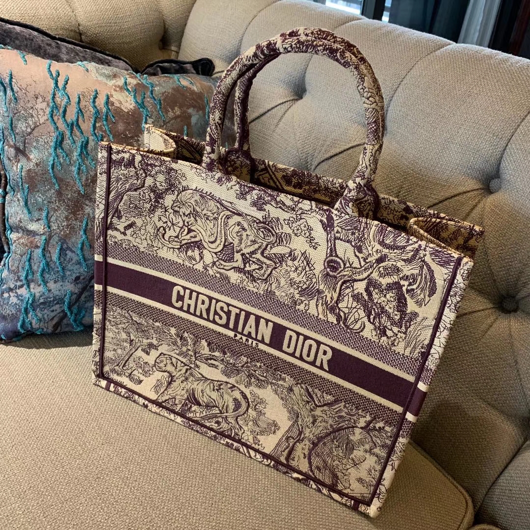 Dior Tote 购物袋 由时光淬炼而愈显光彩的包袋