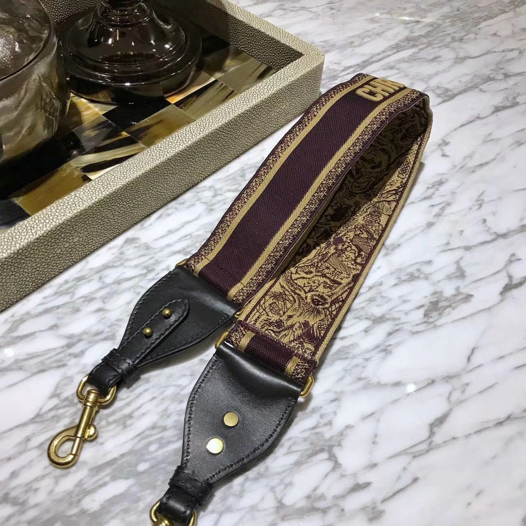  Dior 肩带 随意搭  洋溢名族风情 极富个性