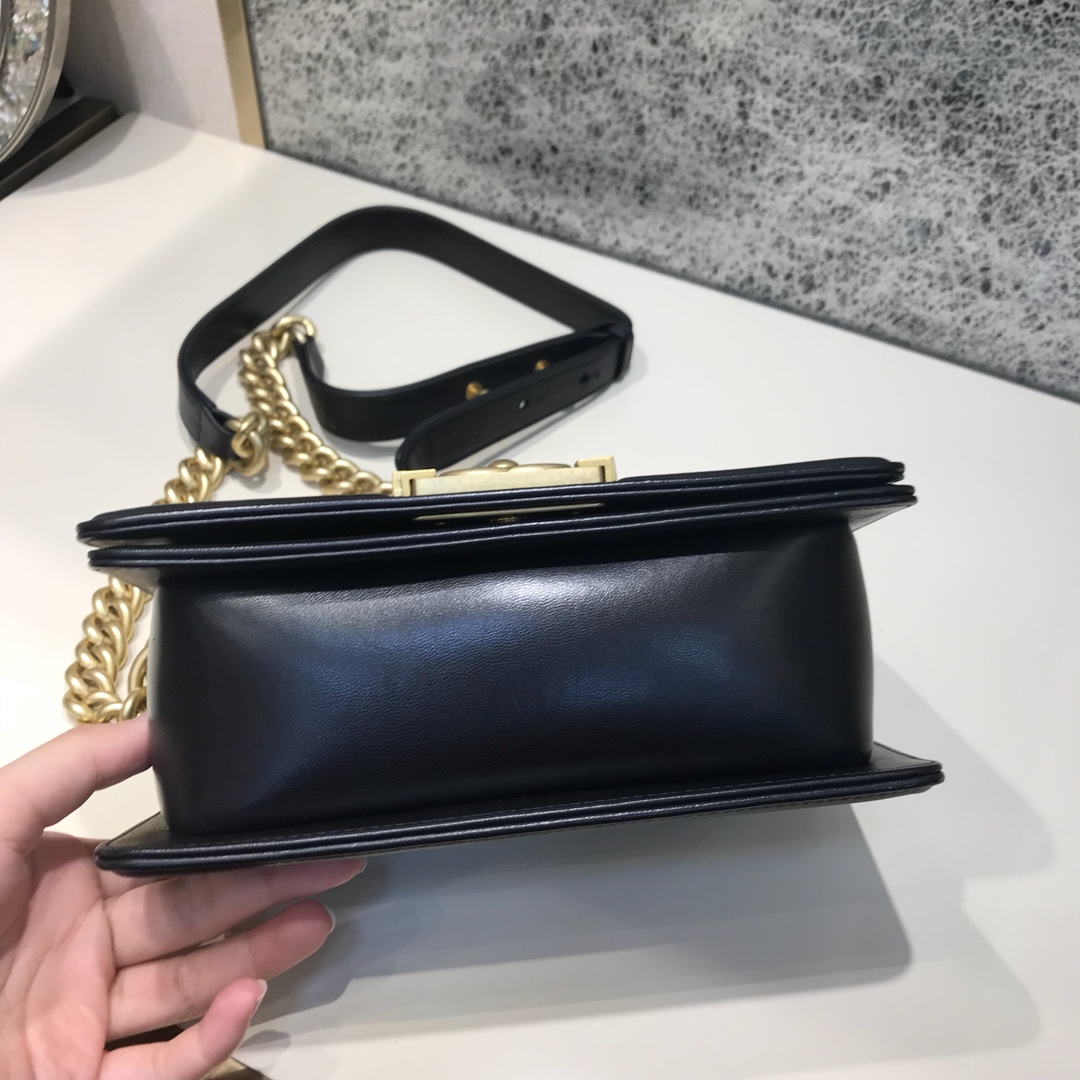 Chanel Leboy  代购版本 大Ｖ款 20cm 进口小羊皮 黑色 纱金