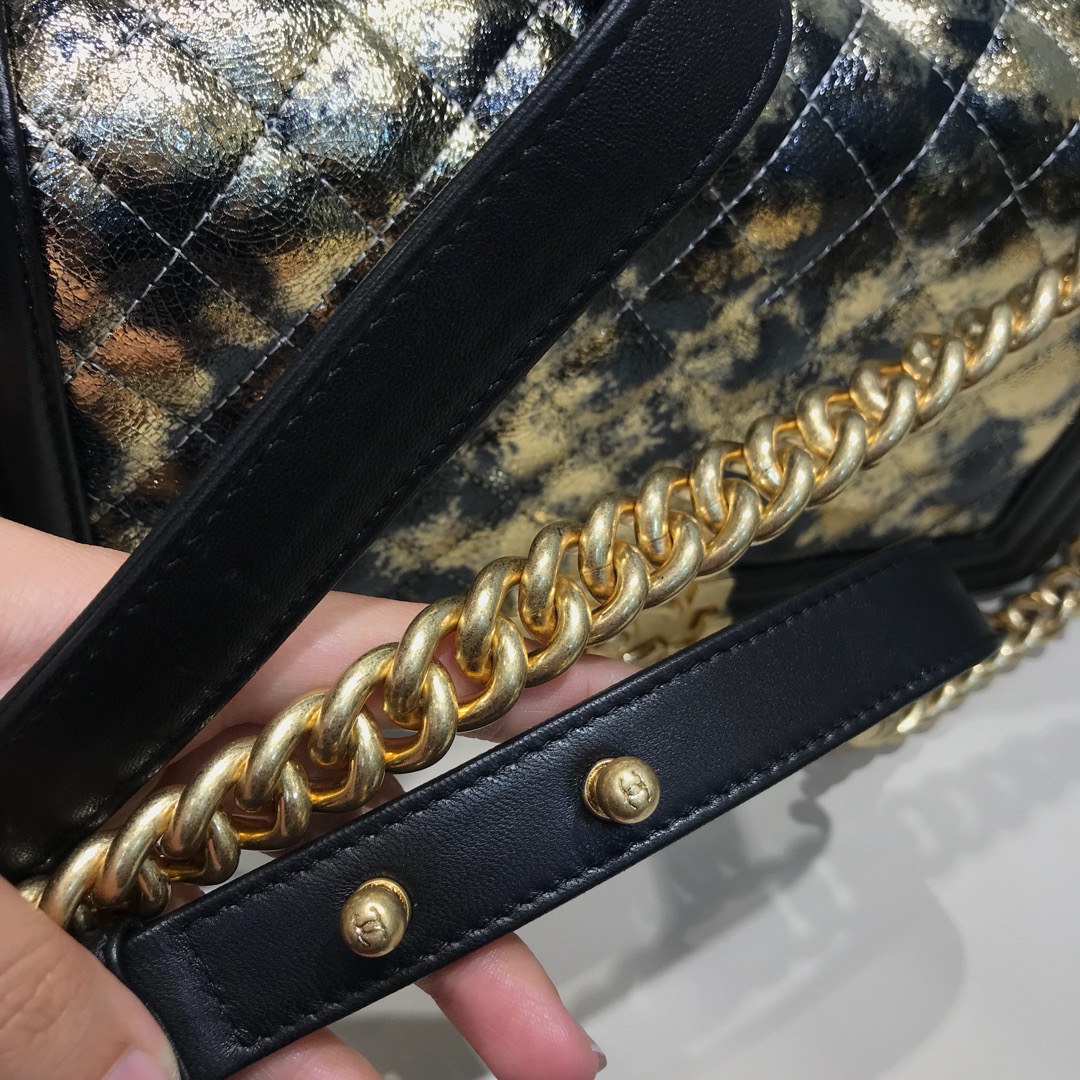 Chanel 香奈儿 Leboy 代购版本 25cm 进口羊皮 染彩金 磨砂金扣