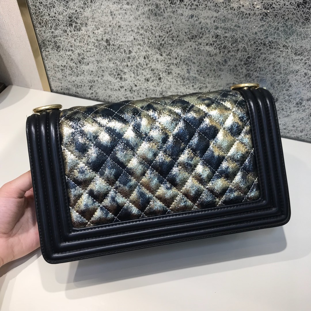 Chanel 香奈儿 Leboy 代购版本 25cm 进口羊皮 染彩金 磨砂金扣