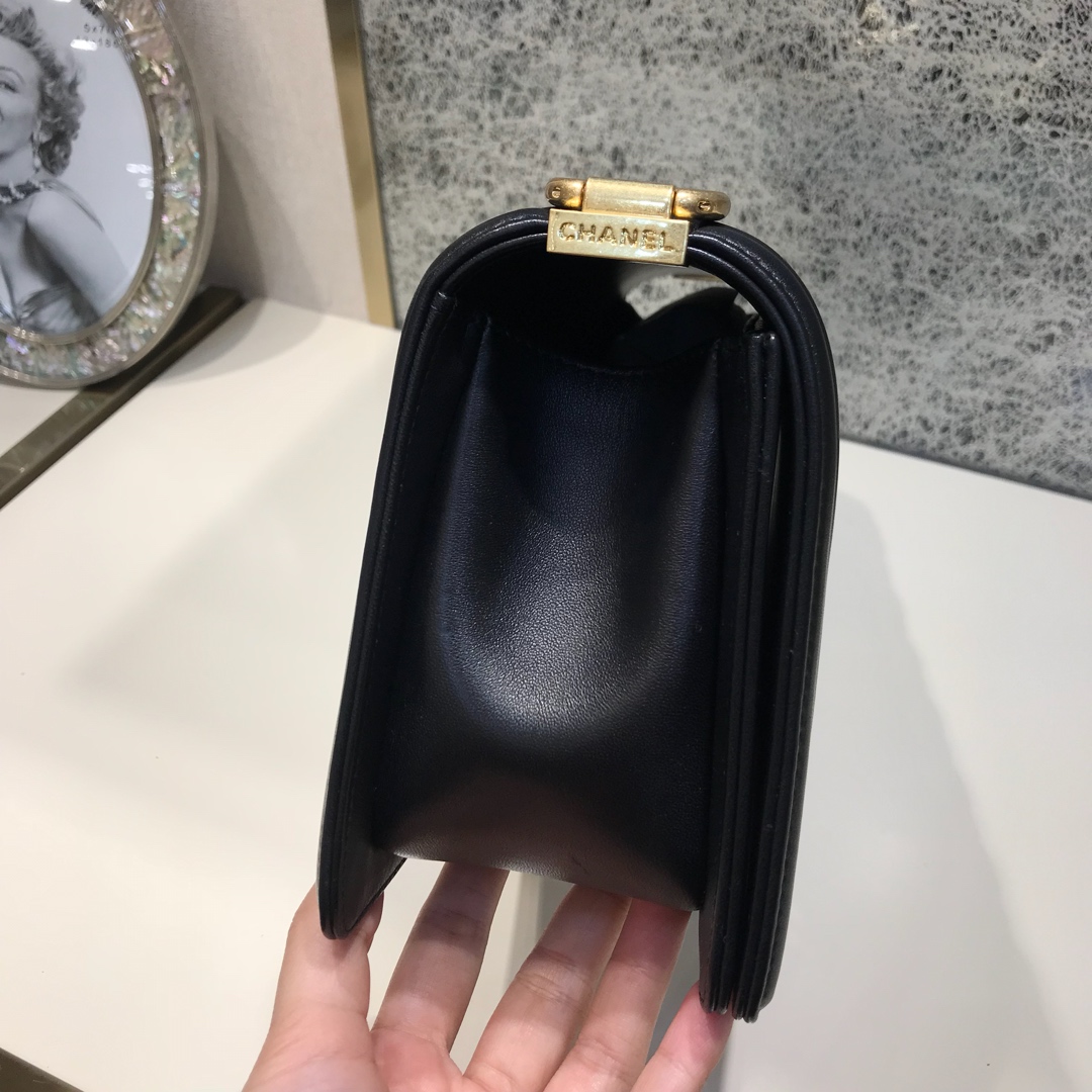 Chanel 香奈儿 Leboy 代购版本 25cm 进口羊皮 染彩金 磨砂金扣