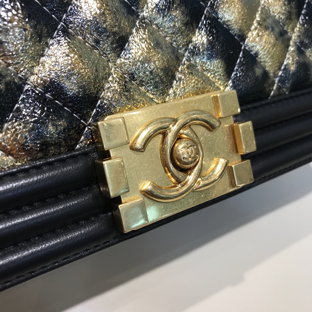 Chanel 香奈儿 Leboy 代购版本 25cm 进口羊皮 染彩金 磨砂金扣