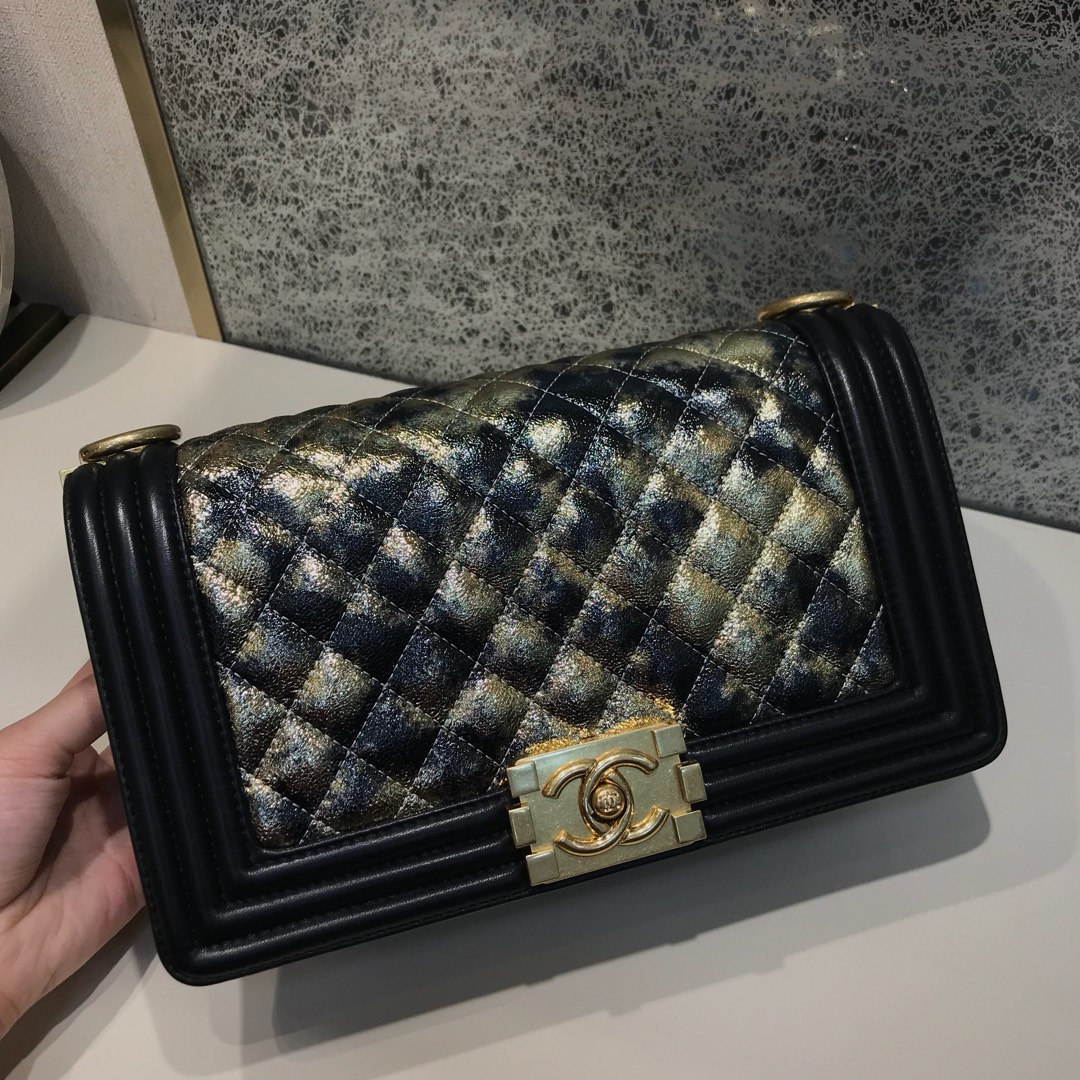 Chanel 香奈儿 Leboy 代购版本 25cm 进口羊皮 染彩金 磨砂金扣
