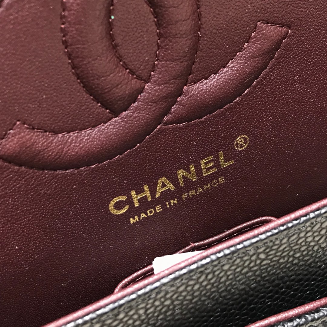 Chanel 香奈儿  Classic Flap 代购版本 25cm 进口鱼子酱 黑色 磨砂金扣