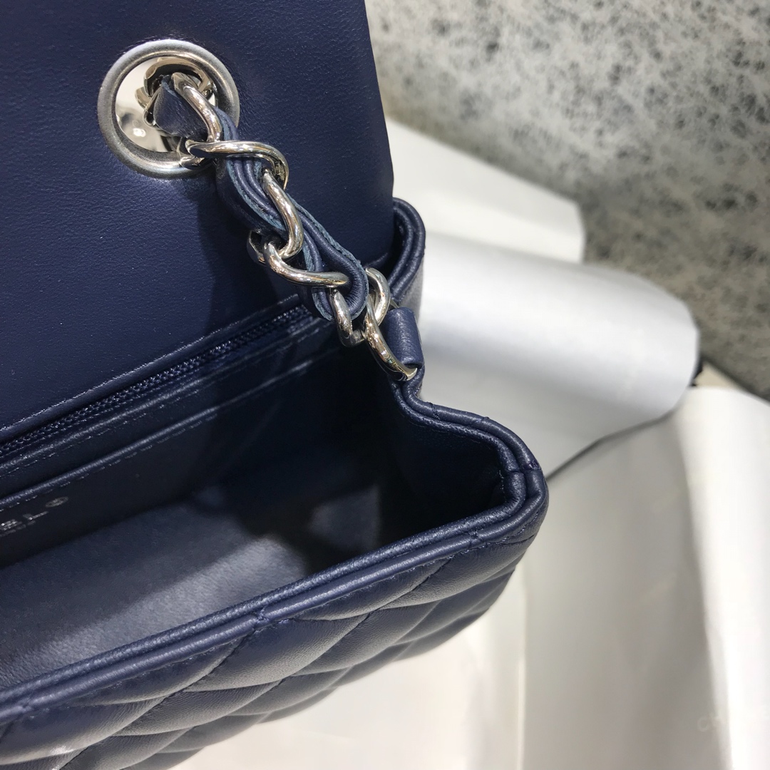 Classic Flap 代购版本 20cm 进口小羊皮 宝石蓝 银扣