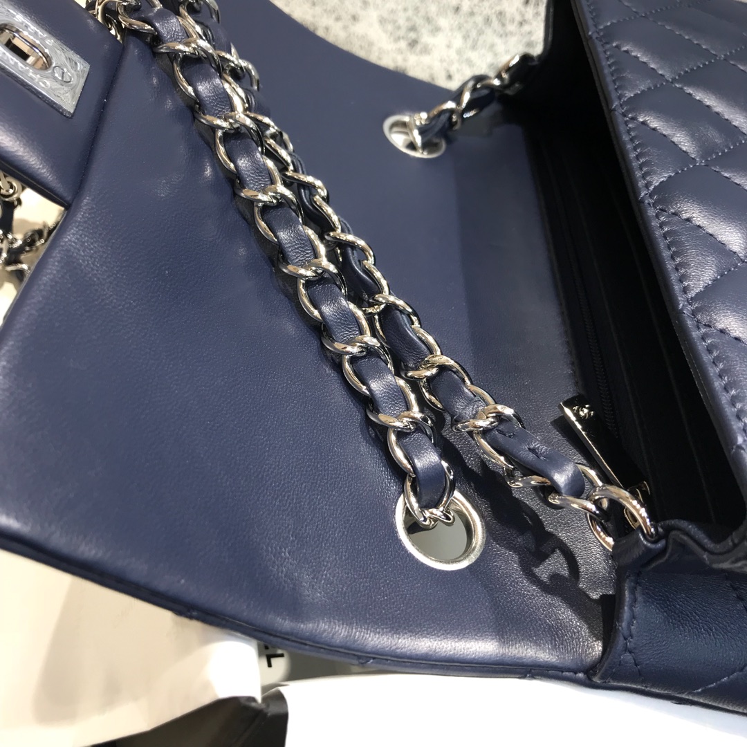 Classic Flap 代购版本 20cm 进口小羊皮 宝石蓝 银扣