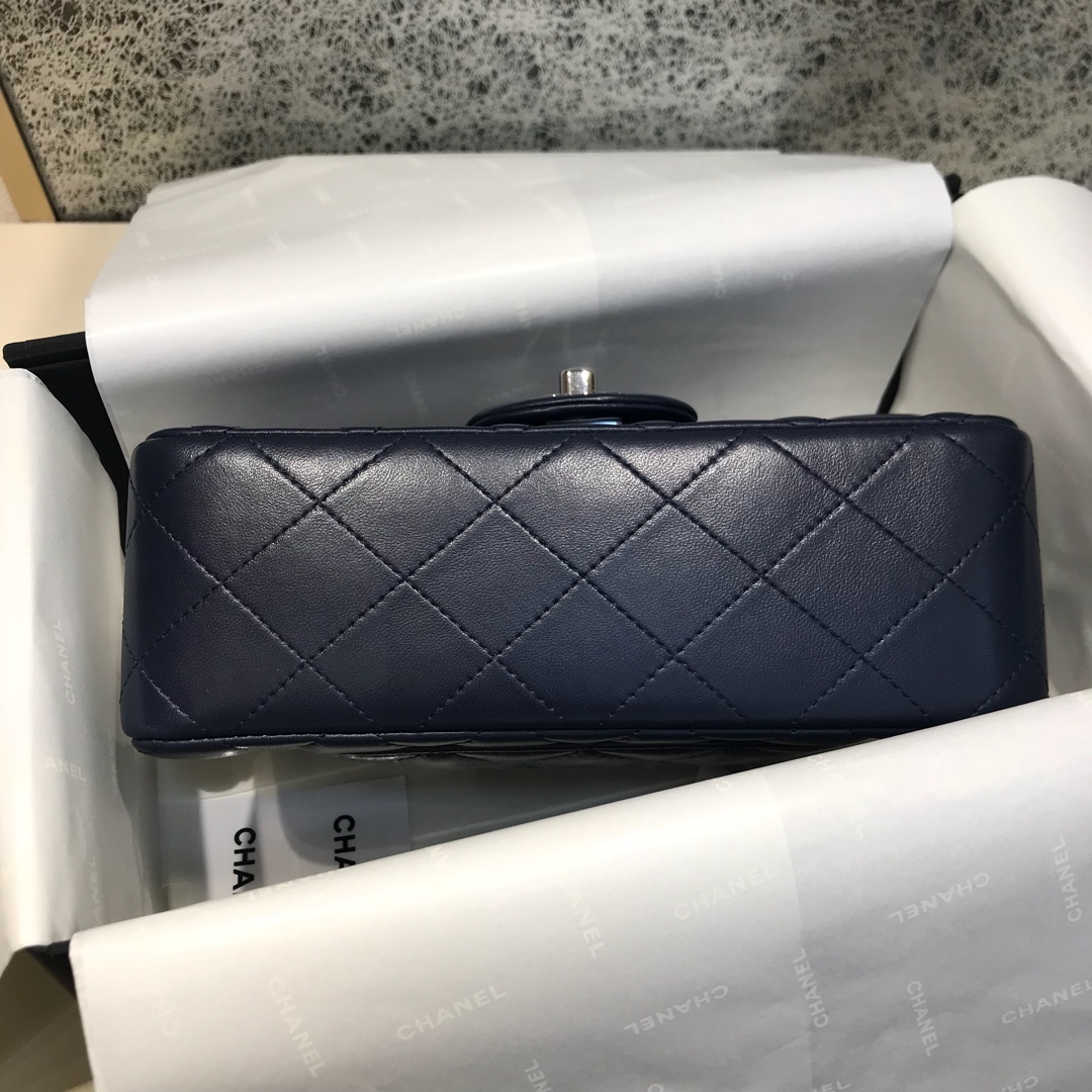 Classic Flap 代购版本 20cm 进口小羊皮 宝石蓝 银扣