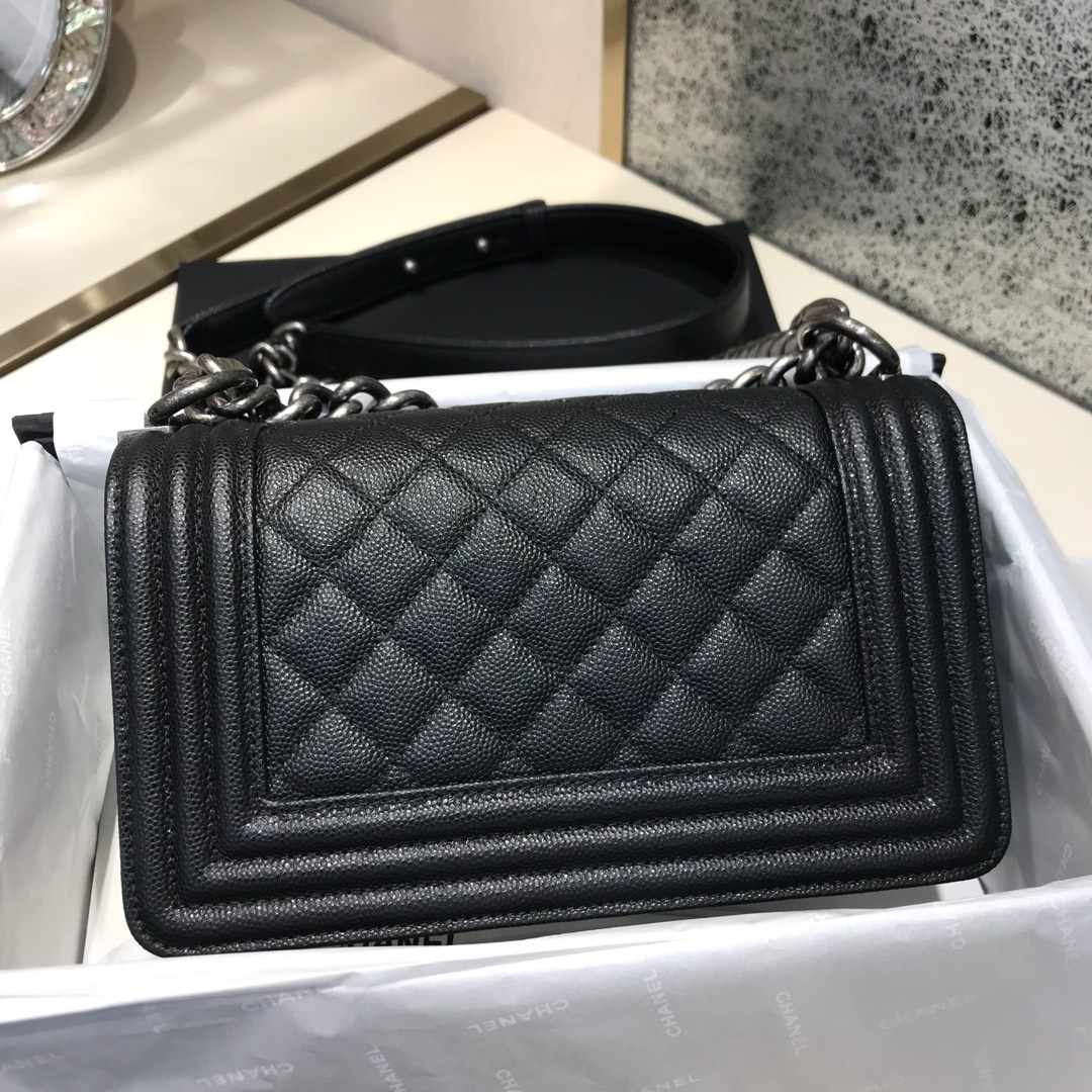 Chanel 香奈儿 Leboy 顶级代购版 20cm 原厂小牛皮 黑色 古银
