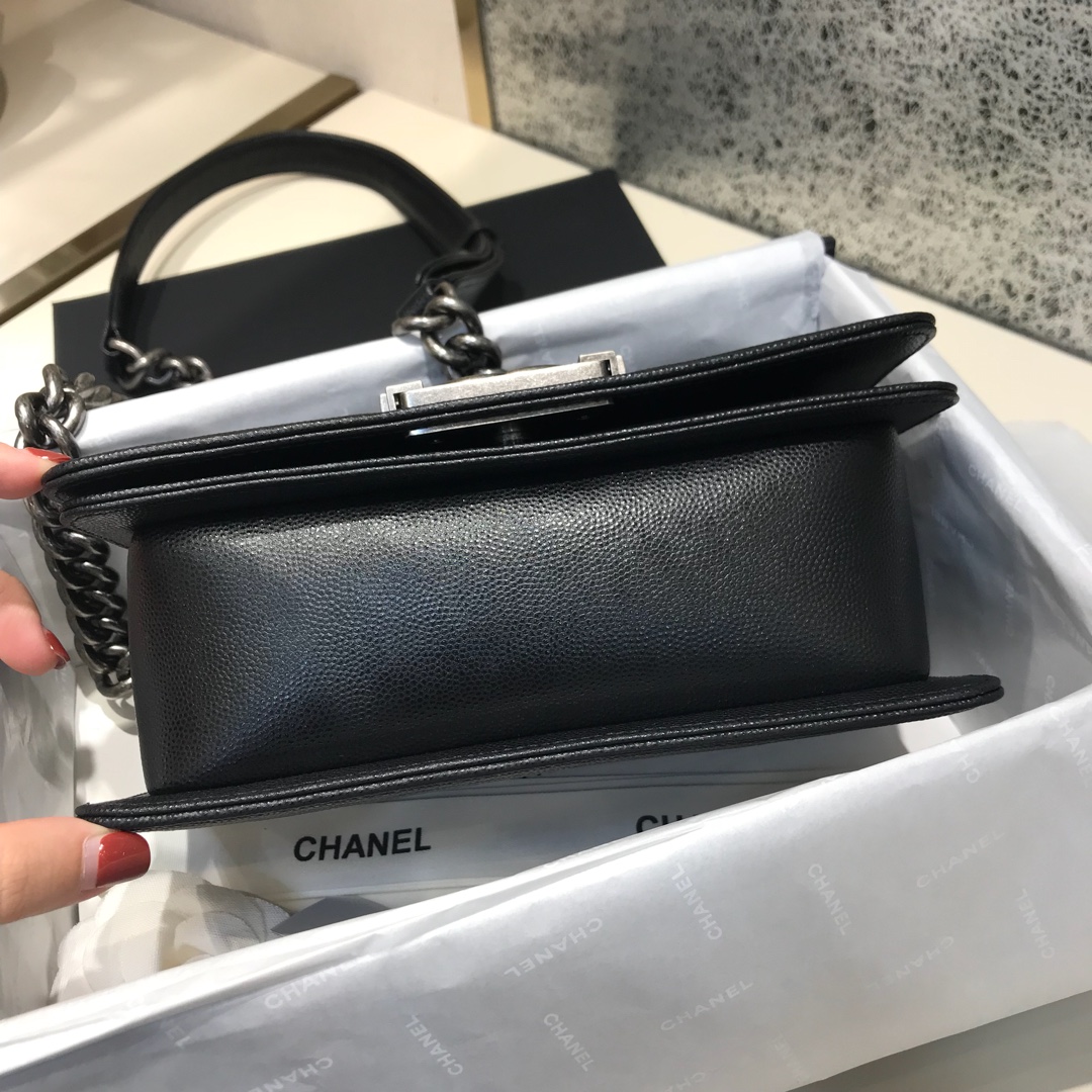 Chanel 香奈儿 Leboy 顶级代购版 20cm 原厂小牛皮～黑色～古银
