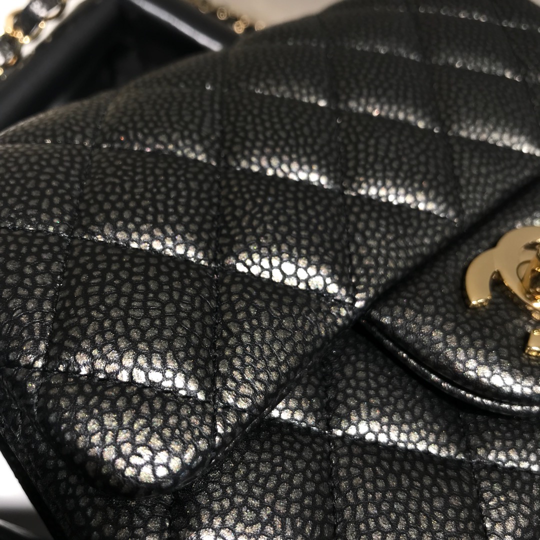 顶级代购版本 17m 原厂鱼子酱皮 古铜黑 Chanel Classic Flap