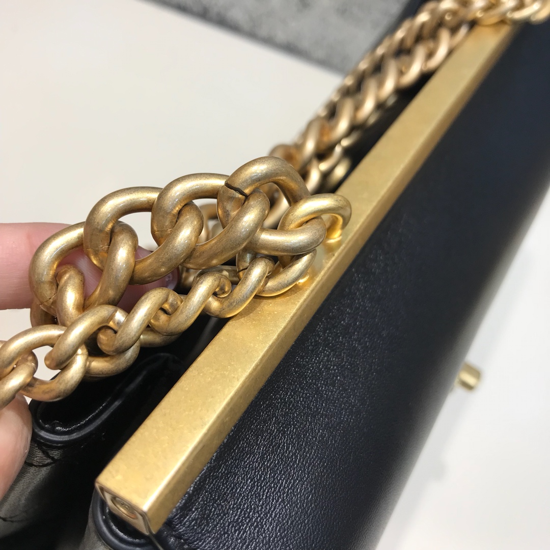 Chanel 香奈儿 口盖包 顶级代购版 23cm 原厂皮牛皮 黑色 纱金