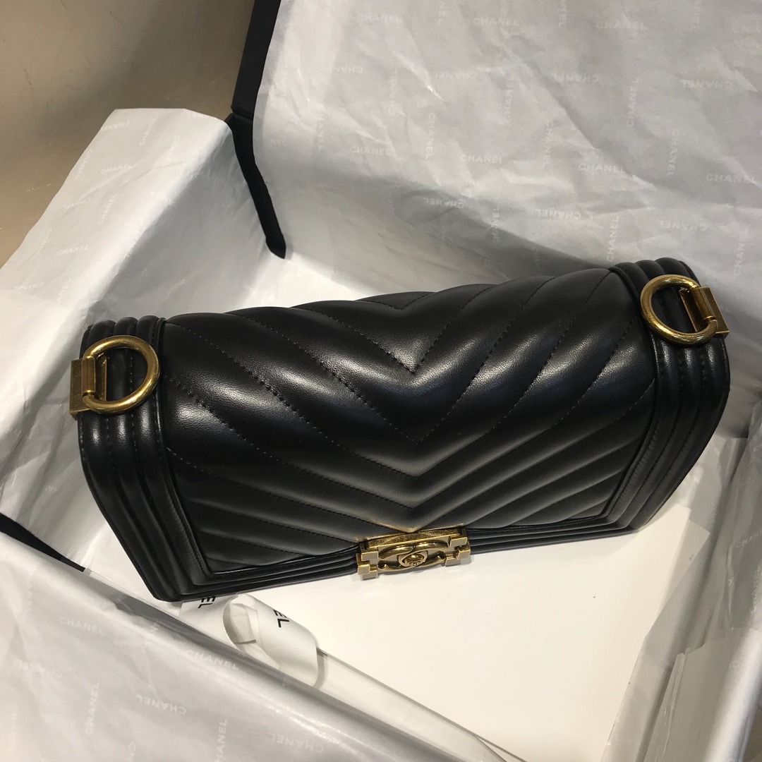 Chanel 香奈儿 leboy  代购版本 25cm 进口定制小羊皮 黑色 复古金