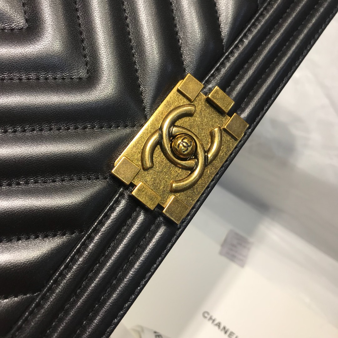Chanel 香奈儿 leboy  代购版本 25cm 进口定制小羊皮 黑色 复古金