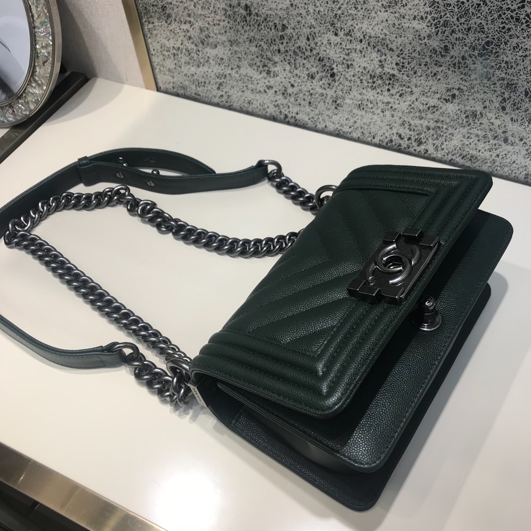 Chanel Leboy  代购版本 大Ｖ款 20cm 进口小鱼子酱 祖母绿 古银
