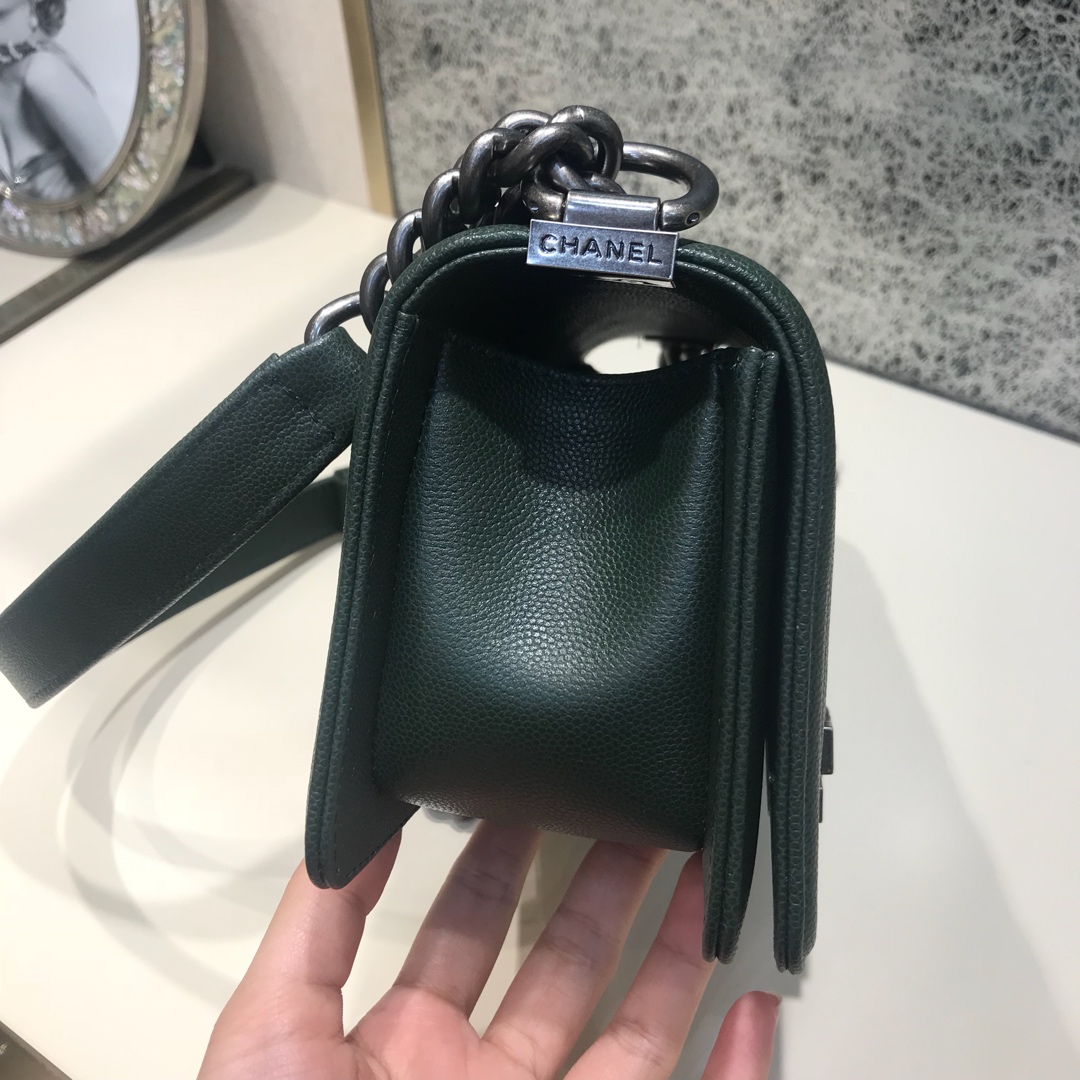 Chanel Leboy  代购版本 大Ｖ款 20cm 进口小鱼子酱 祖母绿 古银