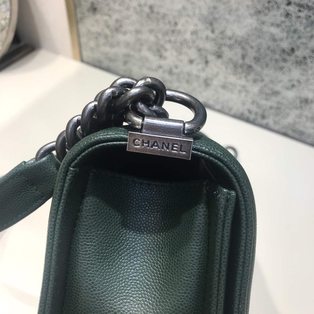 Chanel Leboy  代购版本 大Ｖ款 20cm 进口小鱼子酱 祖母绿 古银
