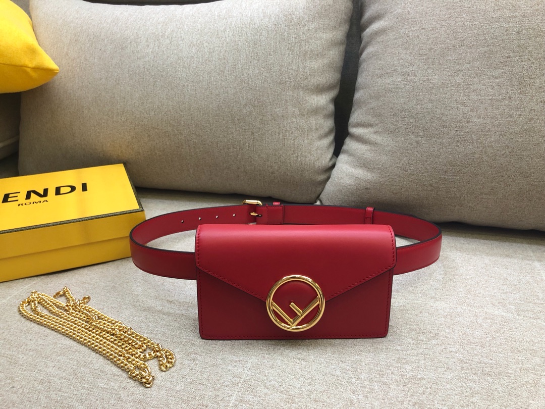 Fendi 芬迪腰包 搭配饰有标志的勾扣 可做腰包或手袋 滋扣开合 18x10x4cm