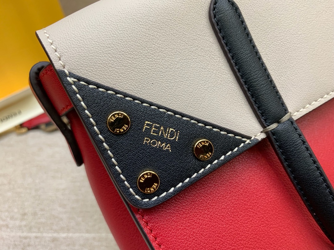 Fendi 芬迪 小号现货 Flip 手袋 25cm 8906 手提斜挎两用