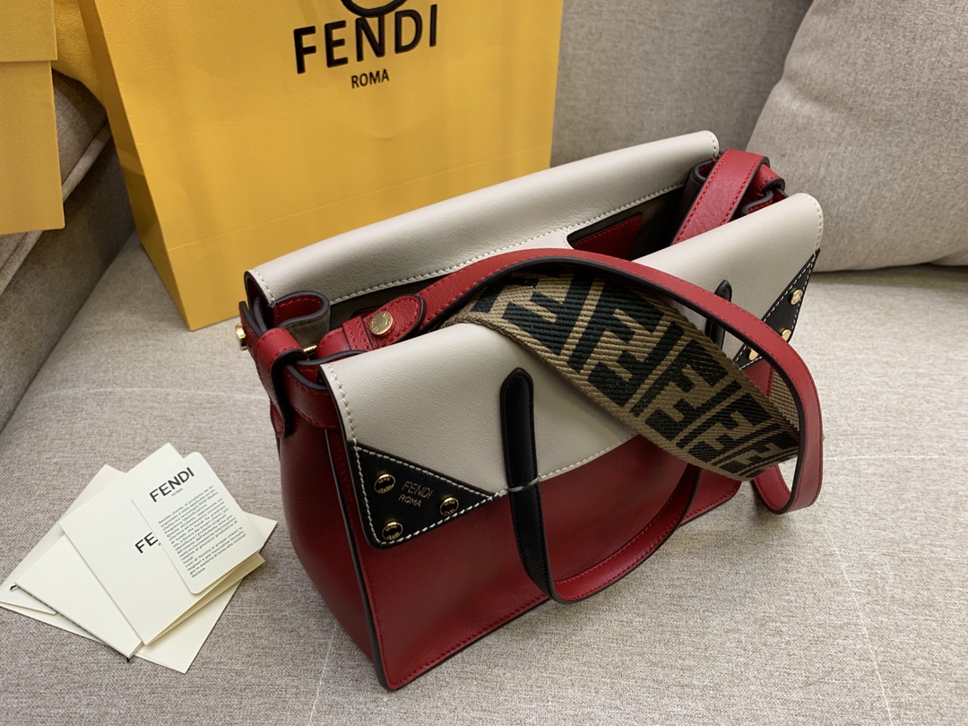 Fendi 芬迪 小号现货 Flip 手袋 25cm 8906 手提斜挎两用