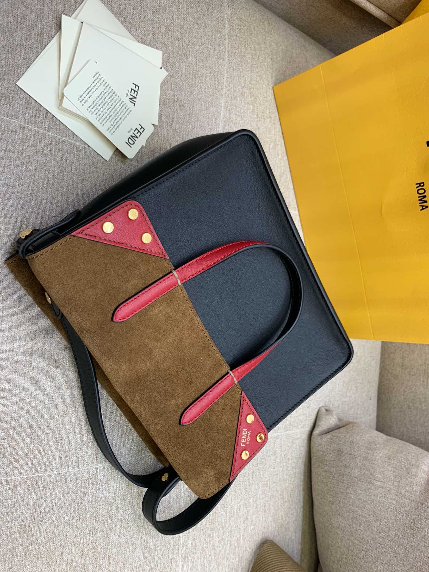 Fendi 芬迪 小号现货 Flip 手袋 25cm 8906 手提斜挎两用