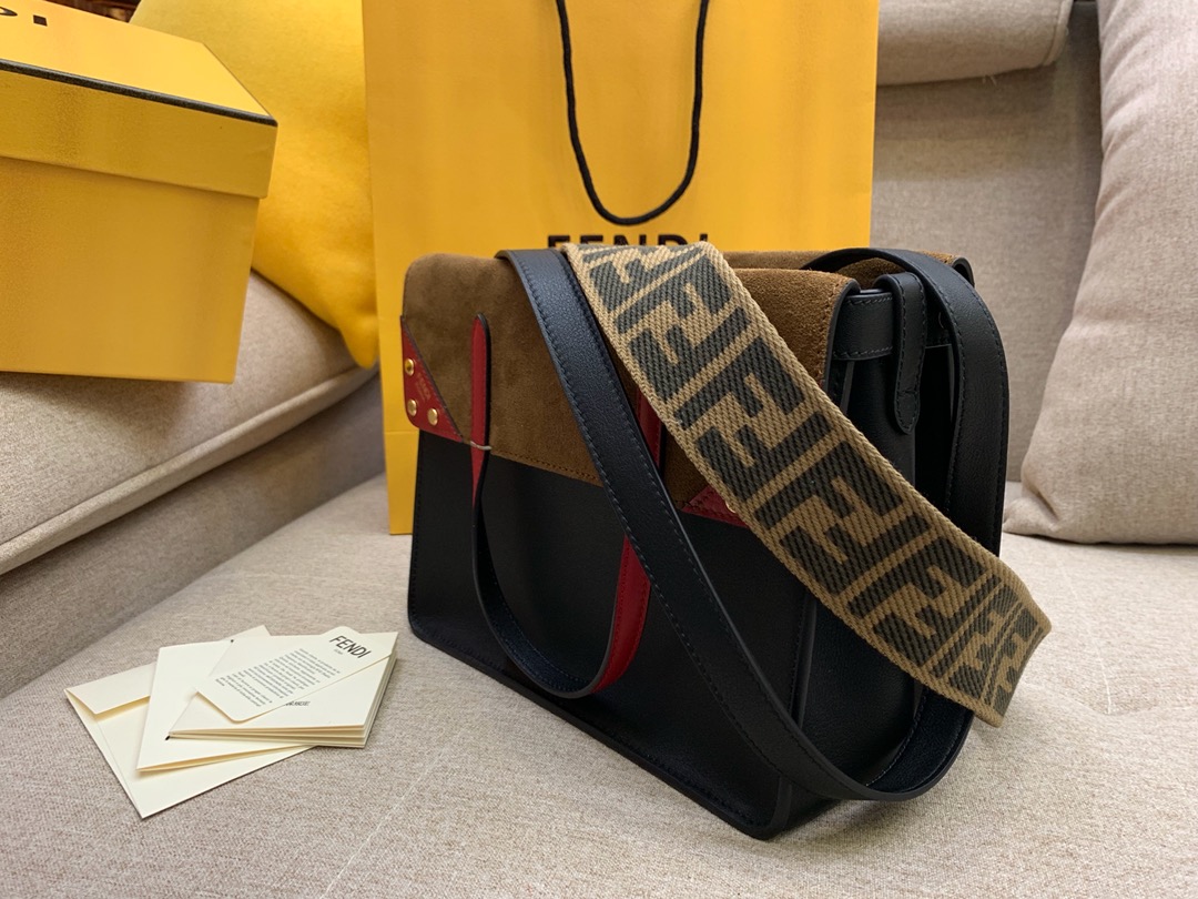 Fendi 芬迪 小号现货 Flip 手袋 25cm 8906 手提斜挎两用