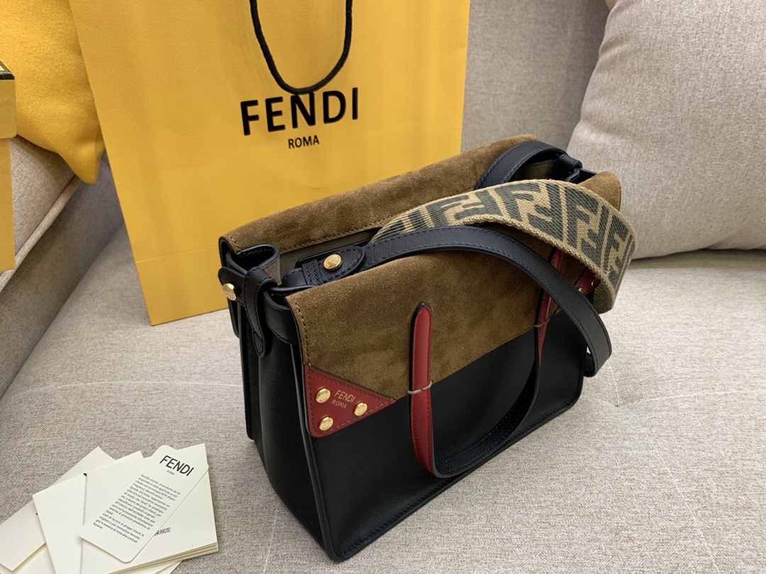 Fendi 芬迪 小号现货 Flip 手袋 25cm 8906 手提斜挎两用