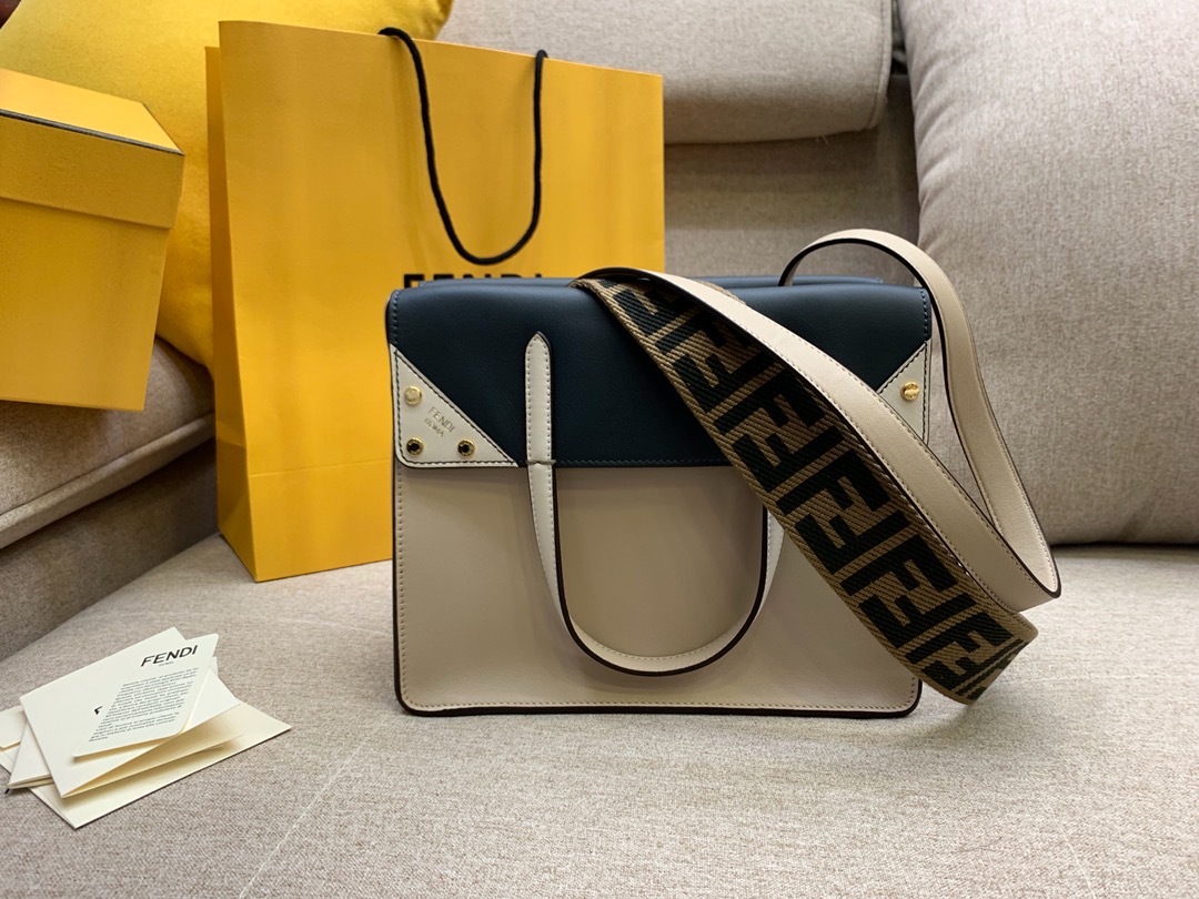 Fendi 芬迪 小号现货 Flip 手袋 25cm 8906 手提斜挎两用