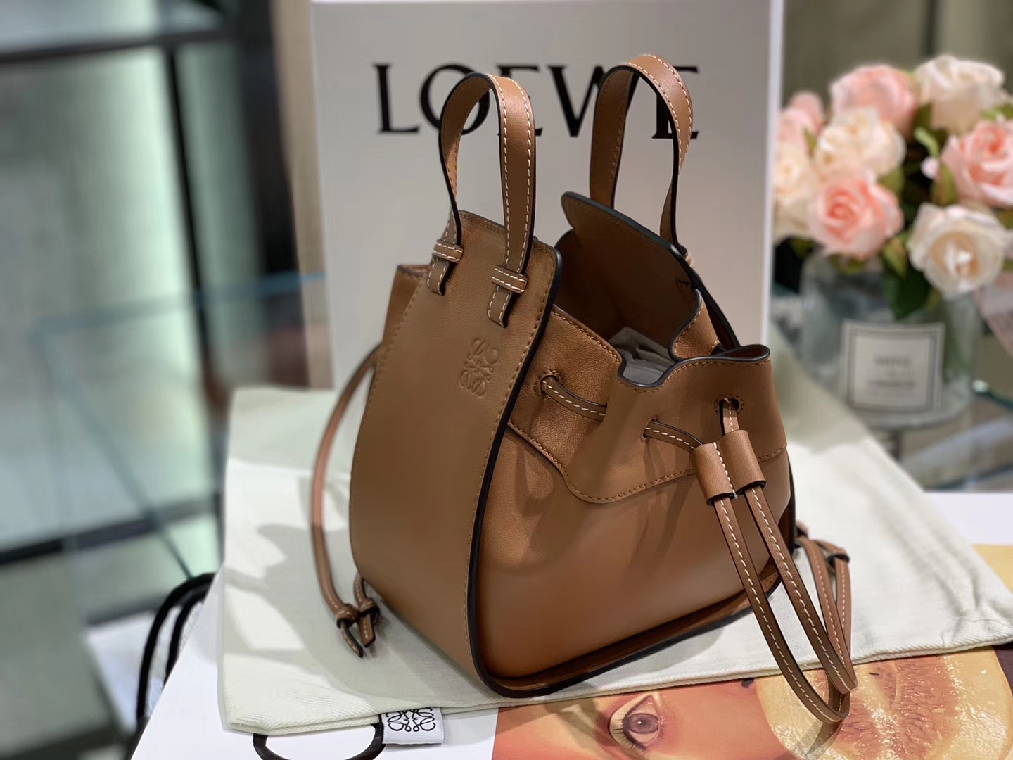 Loewe 迷你hammock 吊床包 手提包 焦糖色