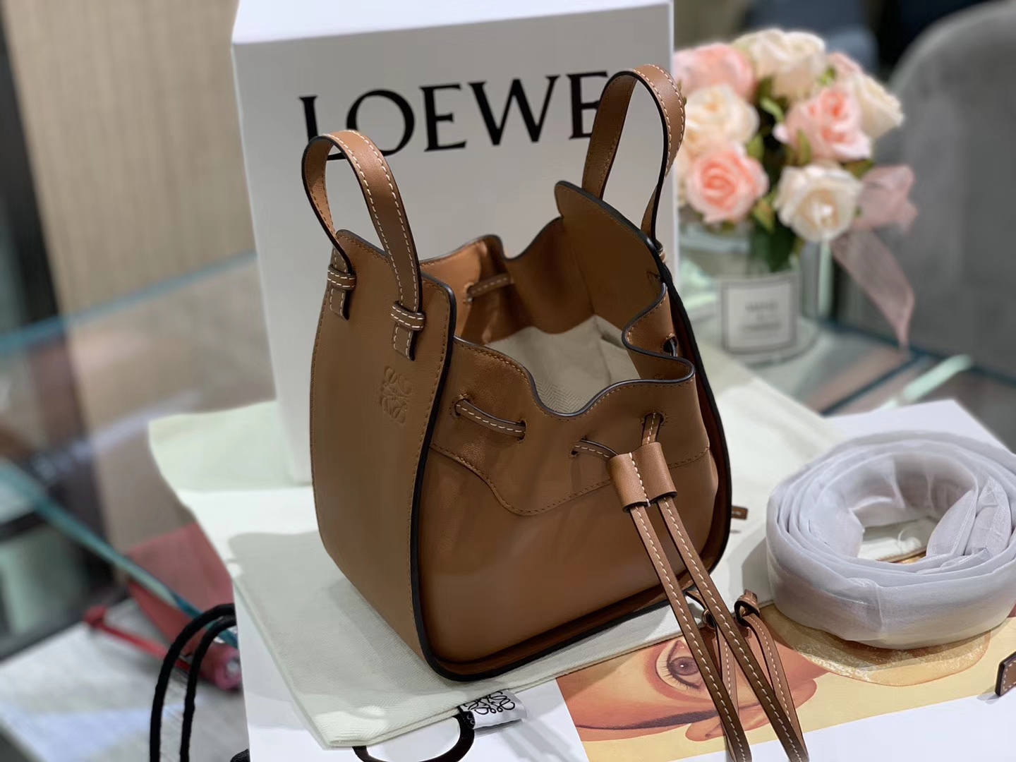 Loewe 迷你hammock 吊床包 手提包 焦糖色