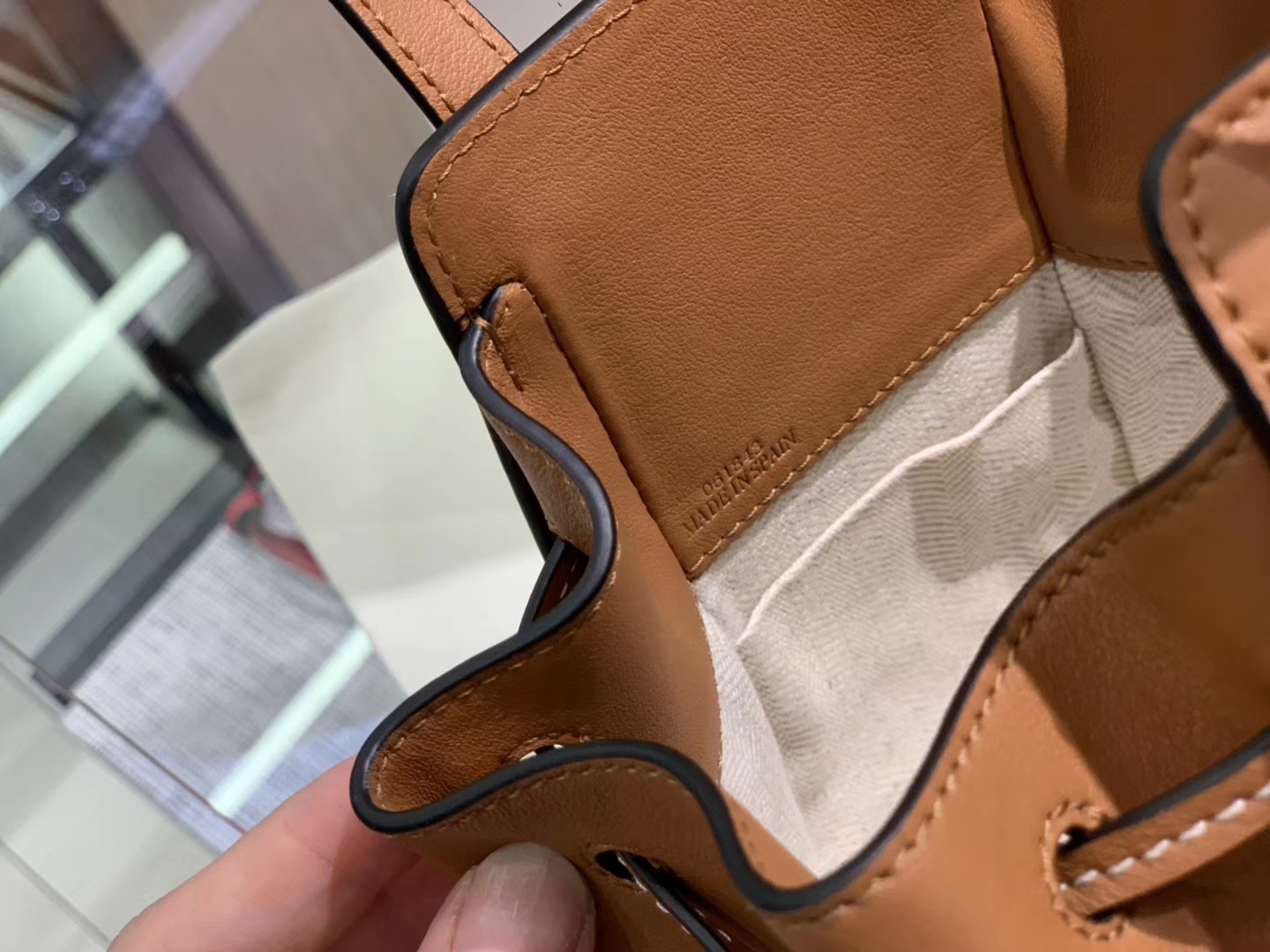 Loewe 迷你hammock 吊床包 手提包 焦糖色