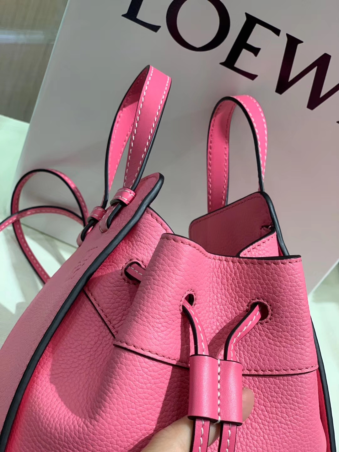 Loewe 迷你hammock 吊床包 手提包 玫红