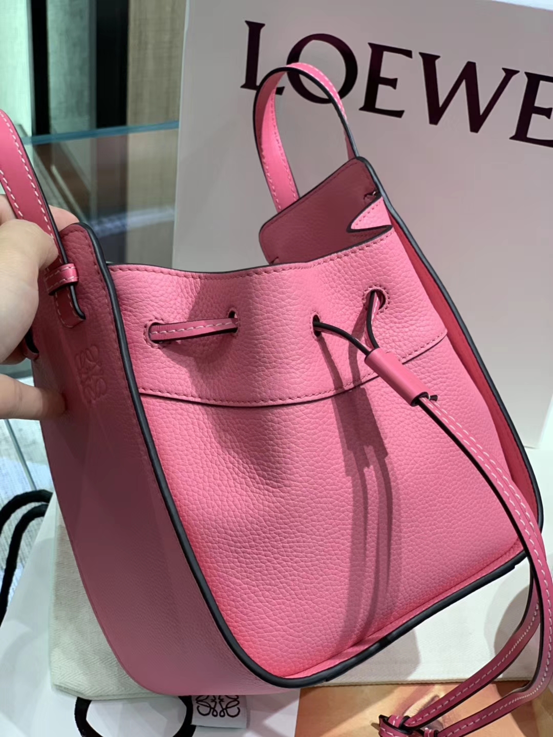 Loewe 迷你hammock 吊床包 手提包 玫红