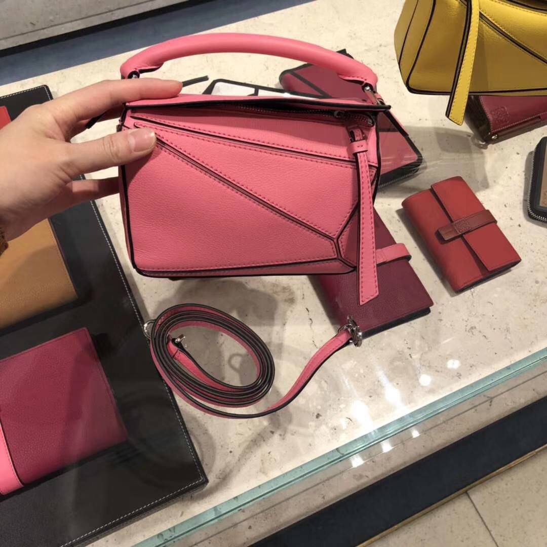 Loewe puzzle 迷你 超级跑量款 2019新色 玫红色