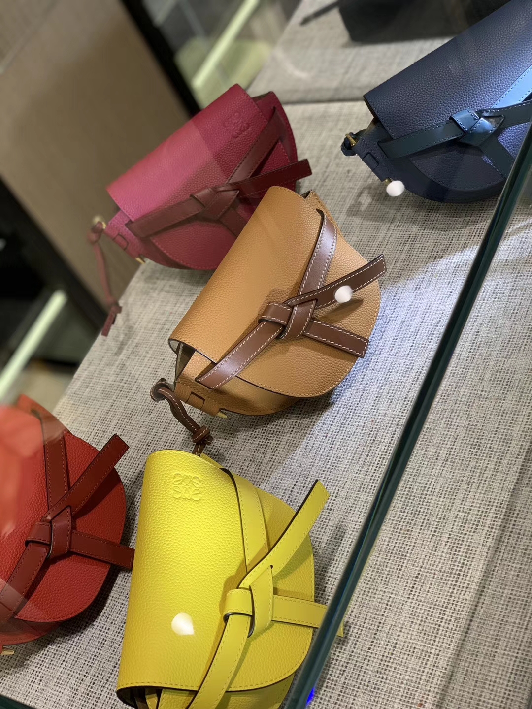 Loewe Gate系列 2019新色 斜挎小包 Mini号 焦糖色 酒红 黄色 大红 蓝色 