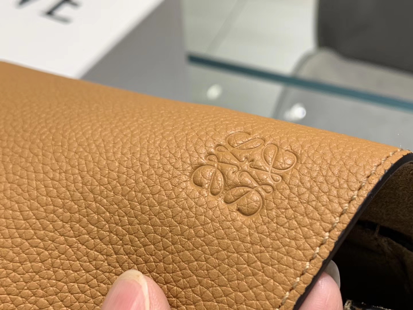 Loewe Gate系列 2019新色 斜挎小包 Mini号 焦糖色
