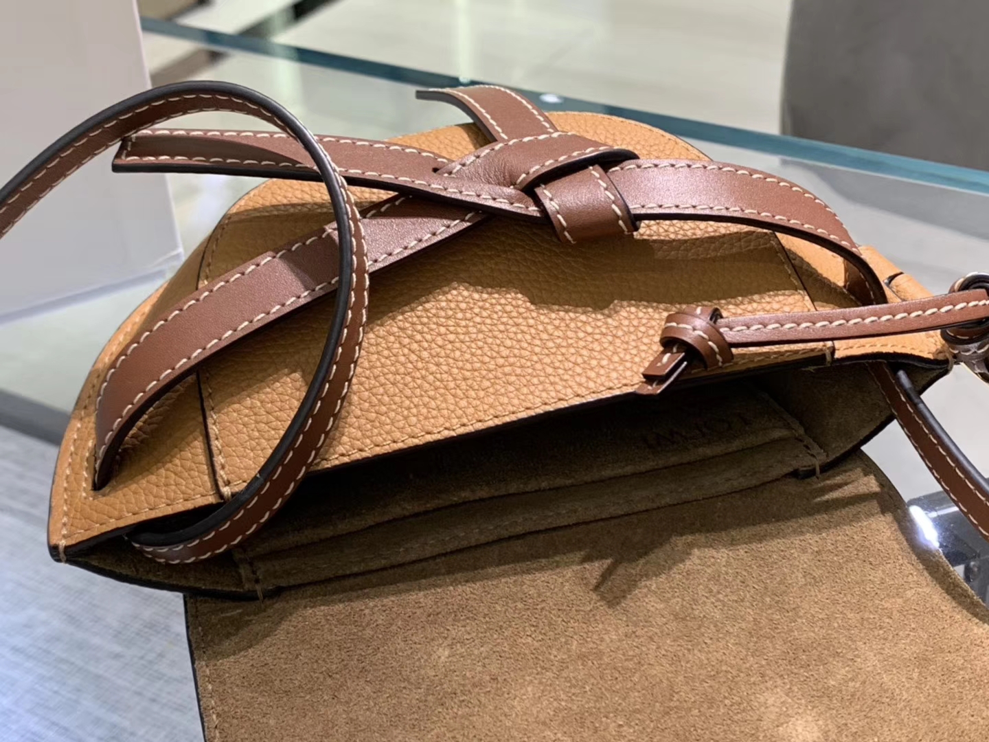 Loewe Gate系列 2019新色 斜挎小包 Mini号 焦糖色