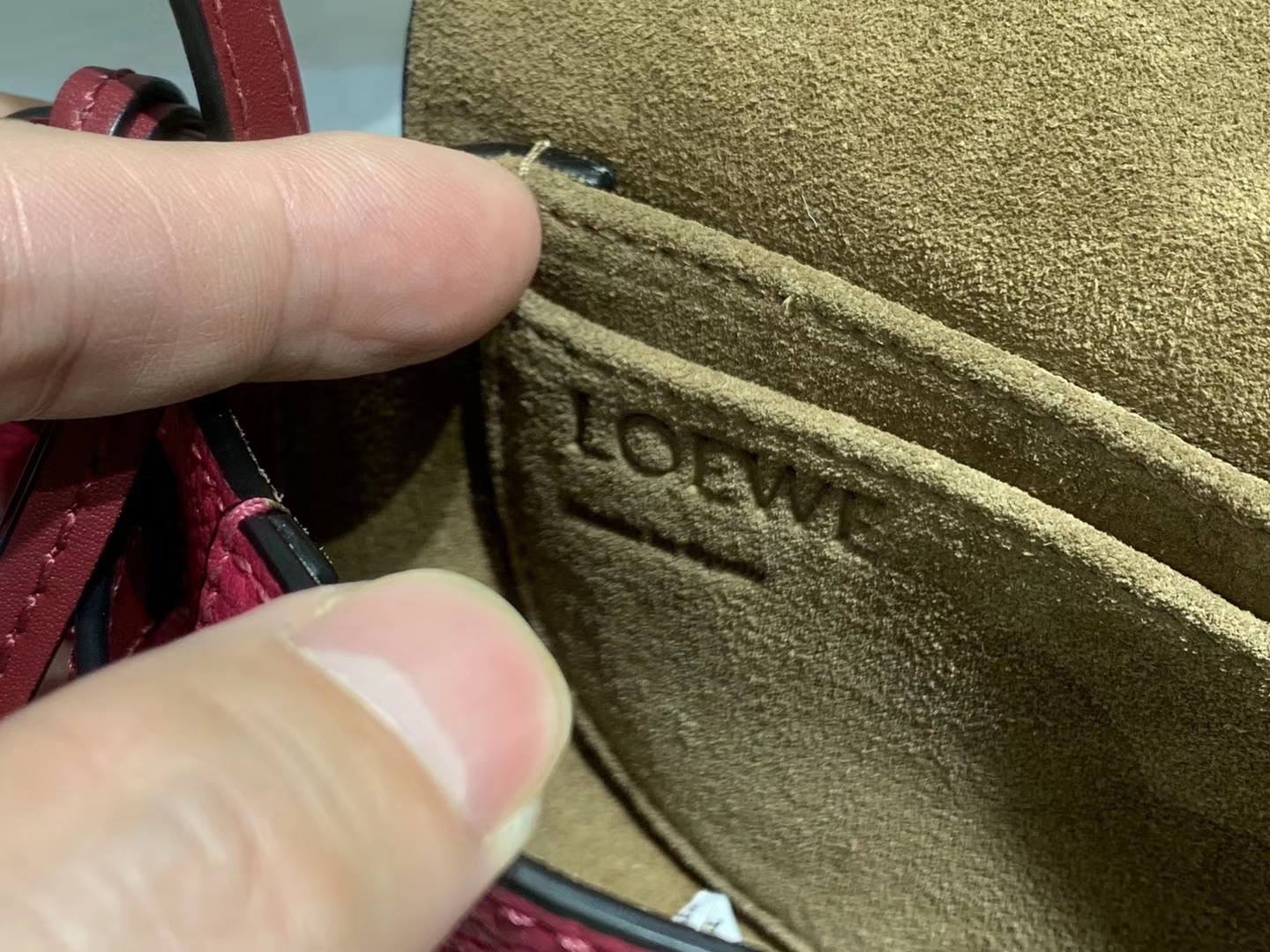 Loewe Gate系列 2019新色 斜挎小包 Mini号 酒红色