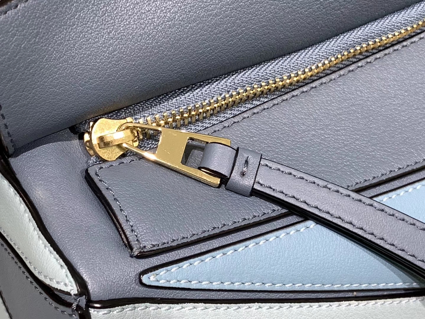 Loewe puzzle系列复古牛皮 几何图案拼色 中号