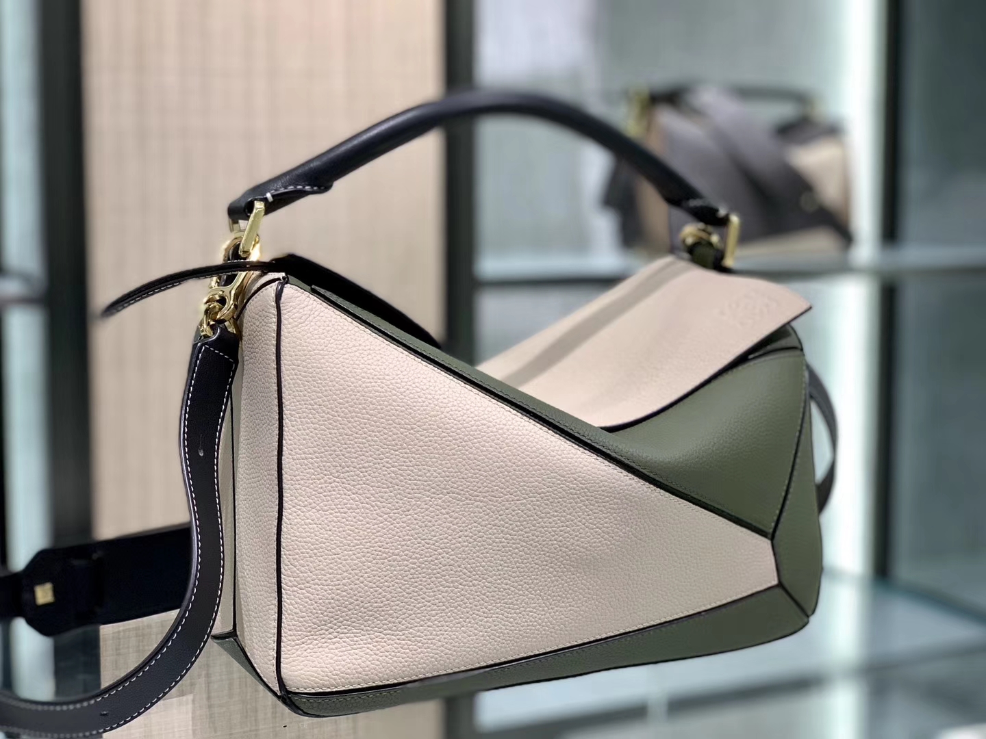 Loewe puzzle系列复古牛皮 几何图案拼色 中号