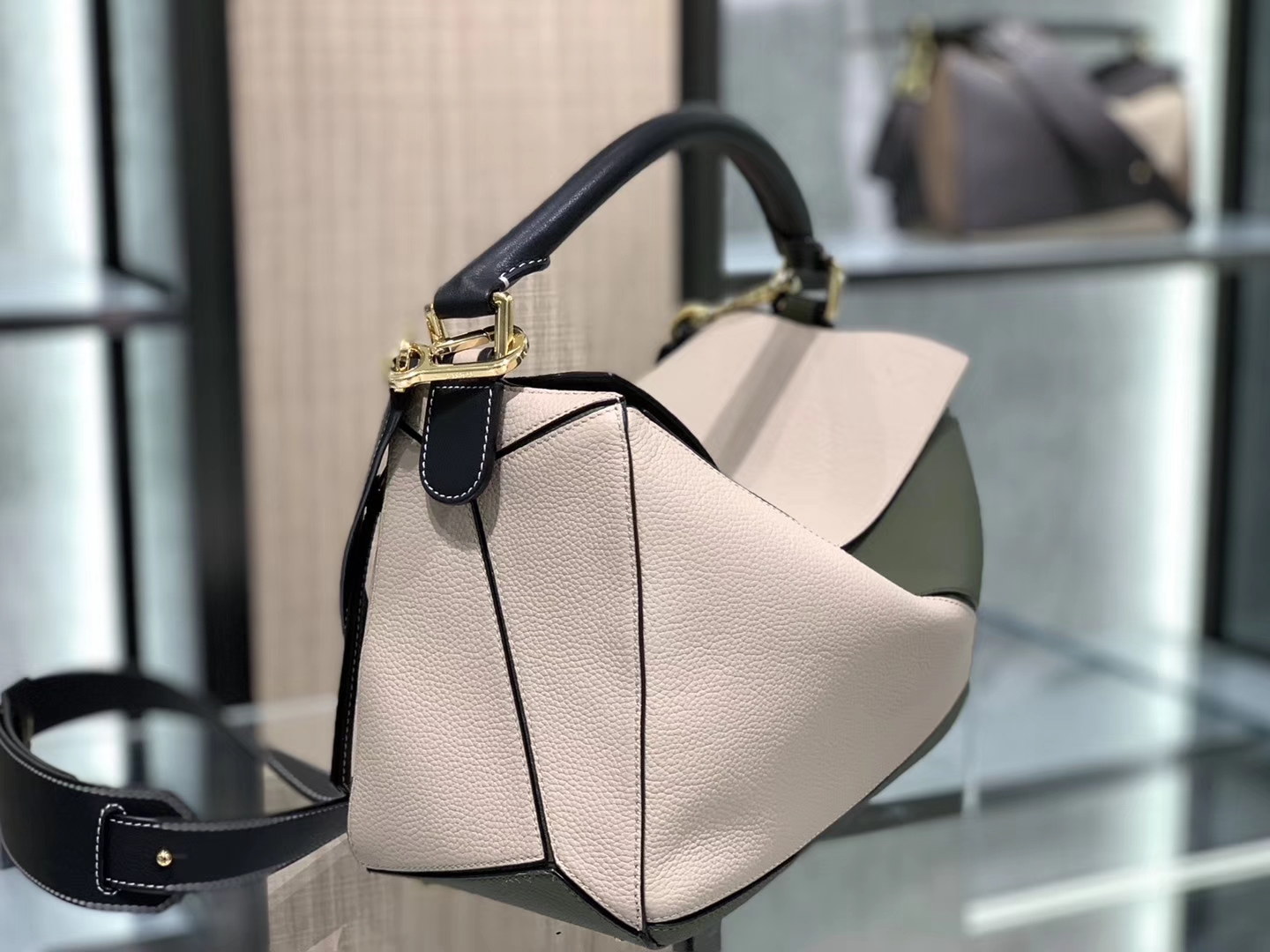 Loewe puzzle系列复古牛皮 几何图案拼色 中号