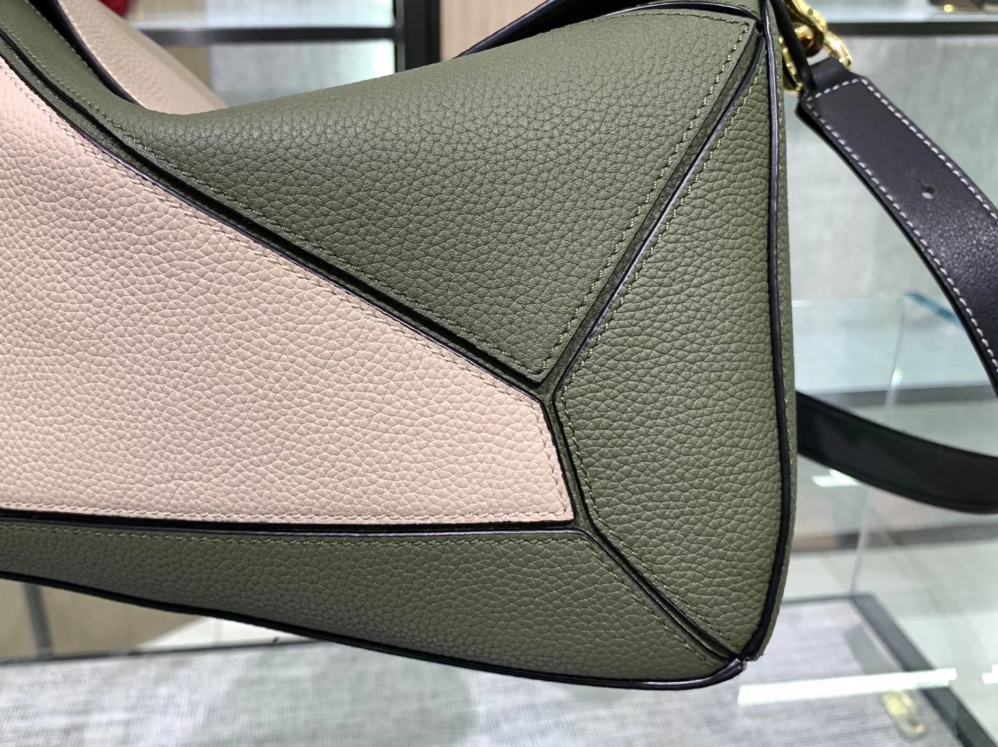 Loewe puzzle系列复古牛皮 几何图案拼色 中号