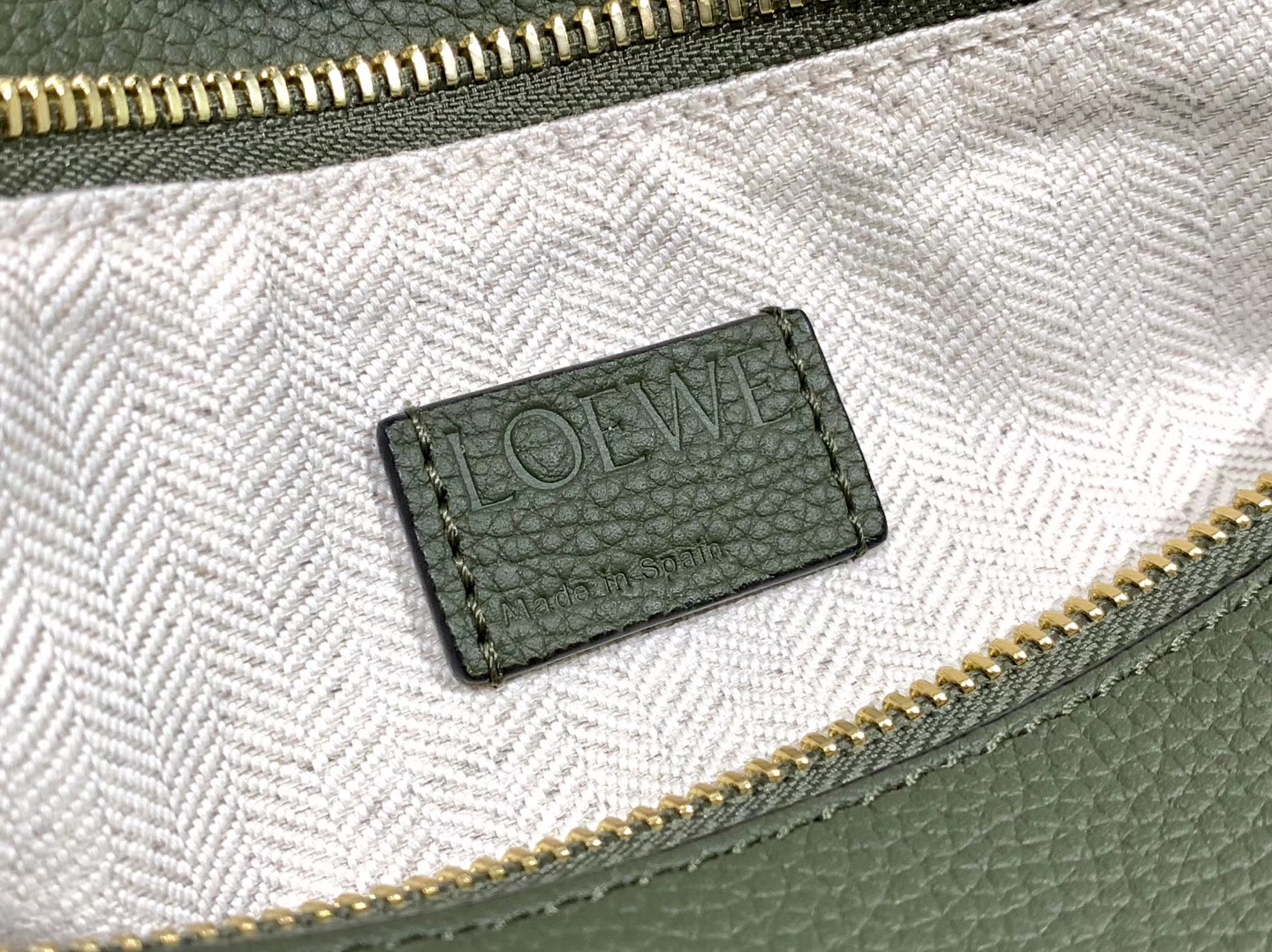Loewe puzzle系列复古牛皮 几何图案拼色 中号