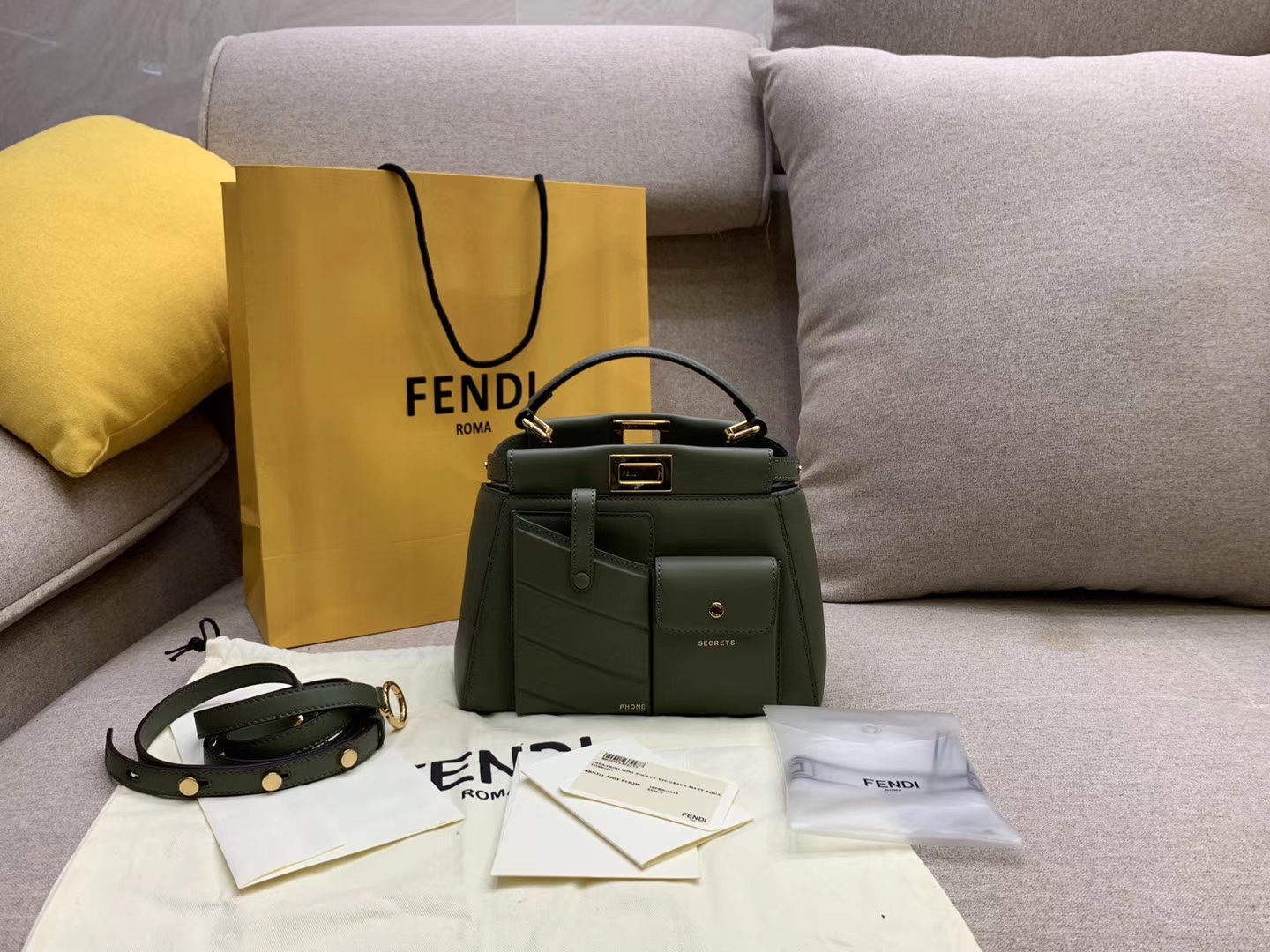 Fendi 芬迪 Peekaboo 手袋 完美气场  墨绿色口袋小猫包