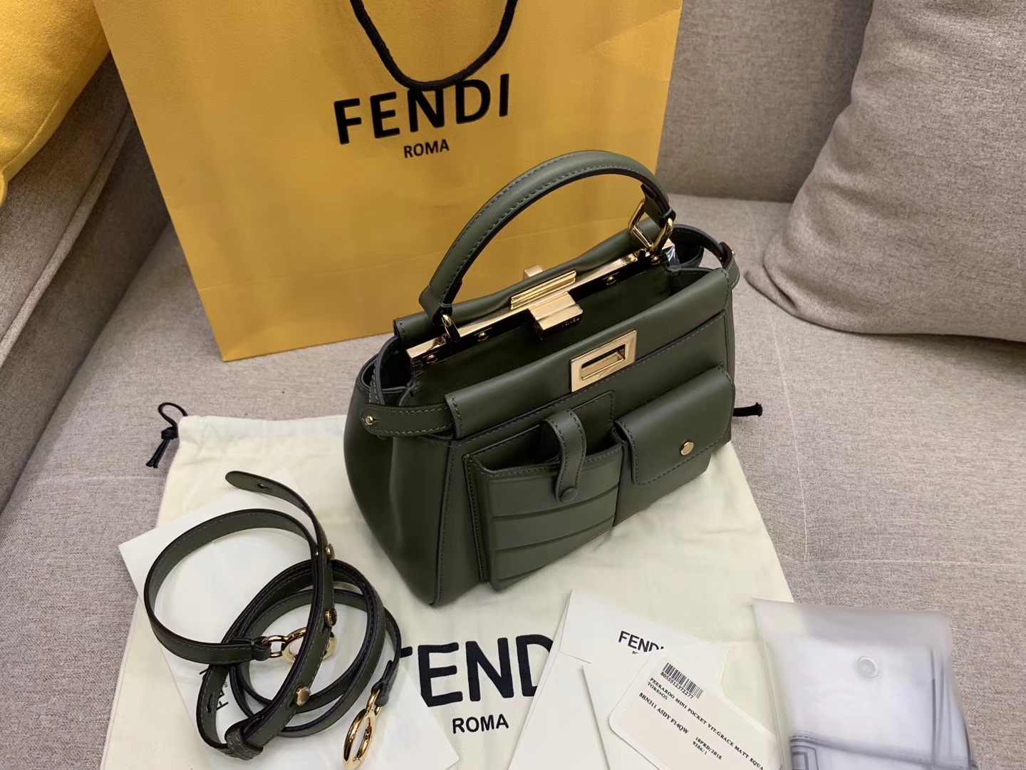 Fendi 芬迪 Peekaboo 手袋 完美气场  墨绿色口袋小猫包