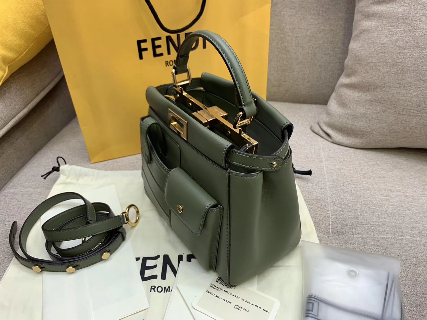 Fendi 芬迪 Peekaboo 手袋 完美气场  墨绿色口袋小猫包