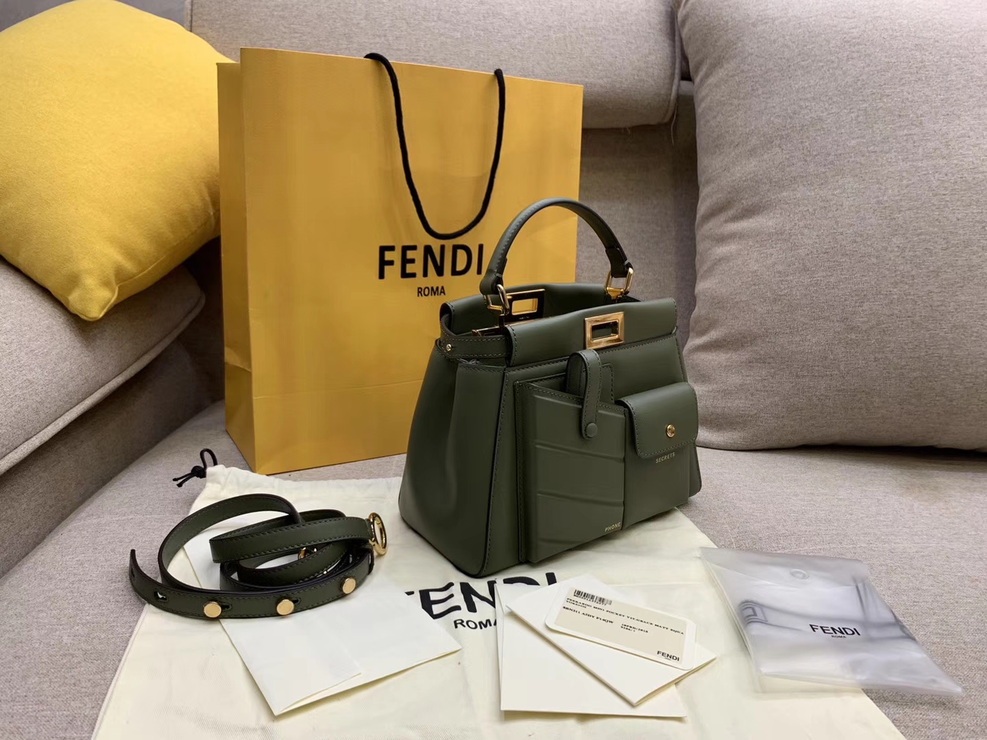 Fendi 芬迪 Peekaboo 手袋 完美气场  墨绿色口袋小猫包